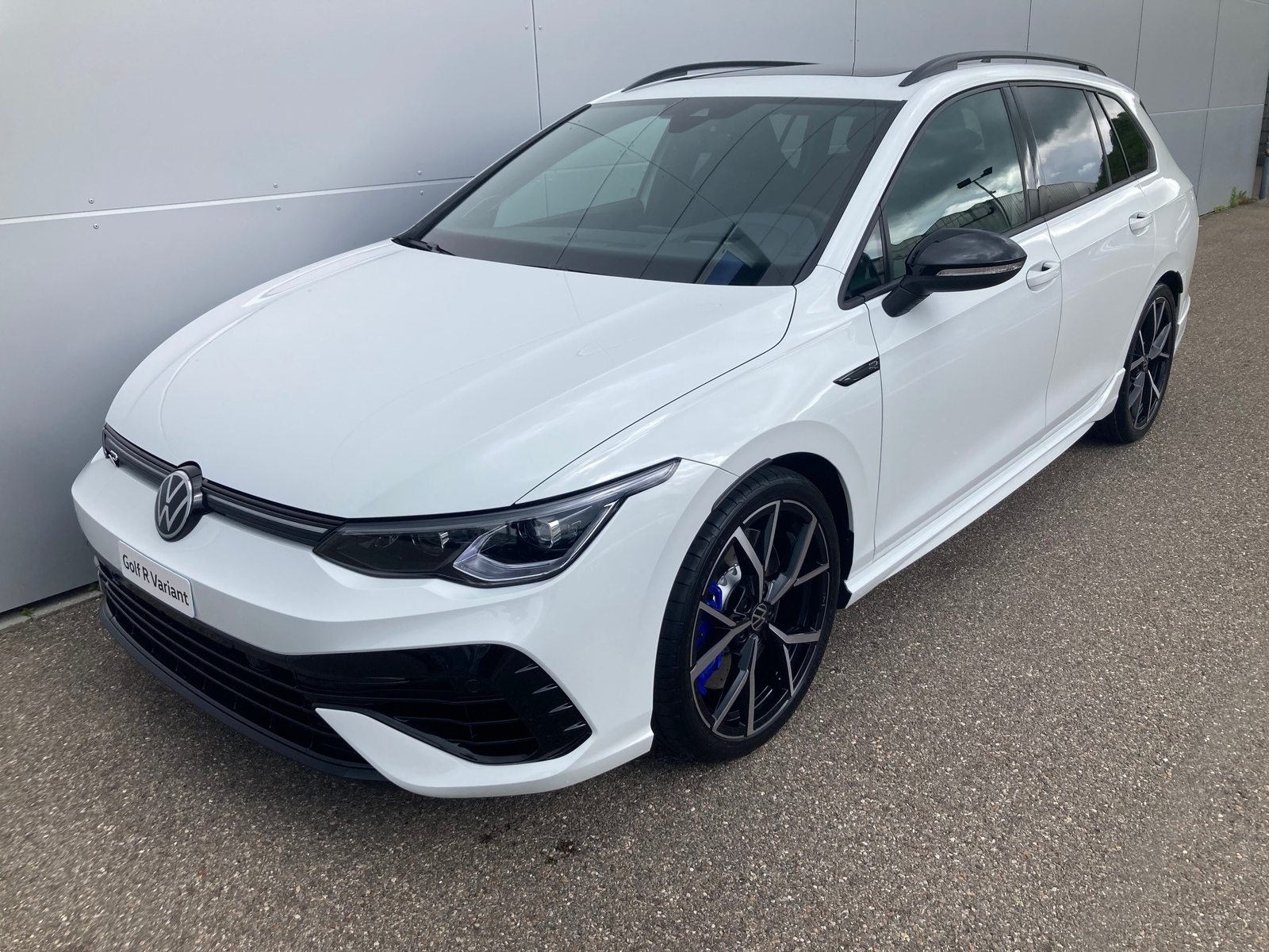 VW Golf R Variant