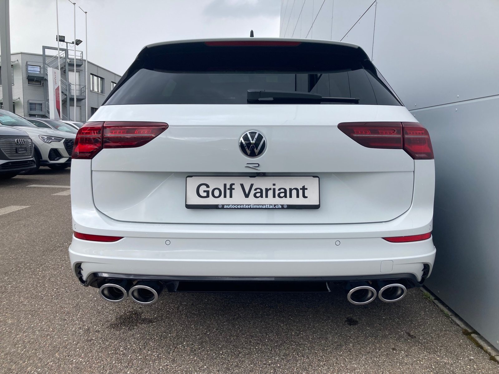 VW Golf R Variant, Petrol, Second hand / Used, Automatic - 5