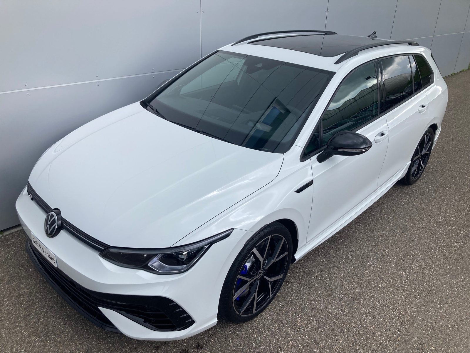 VW Golf R Variant, Petrol, Second hand / Used, Automatic - 6