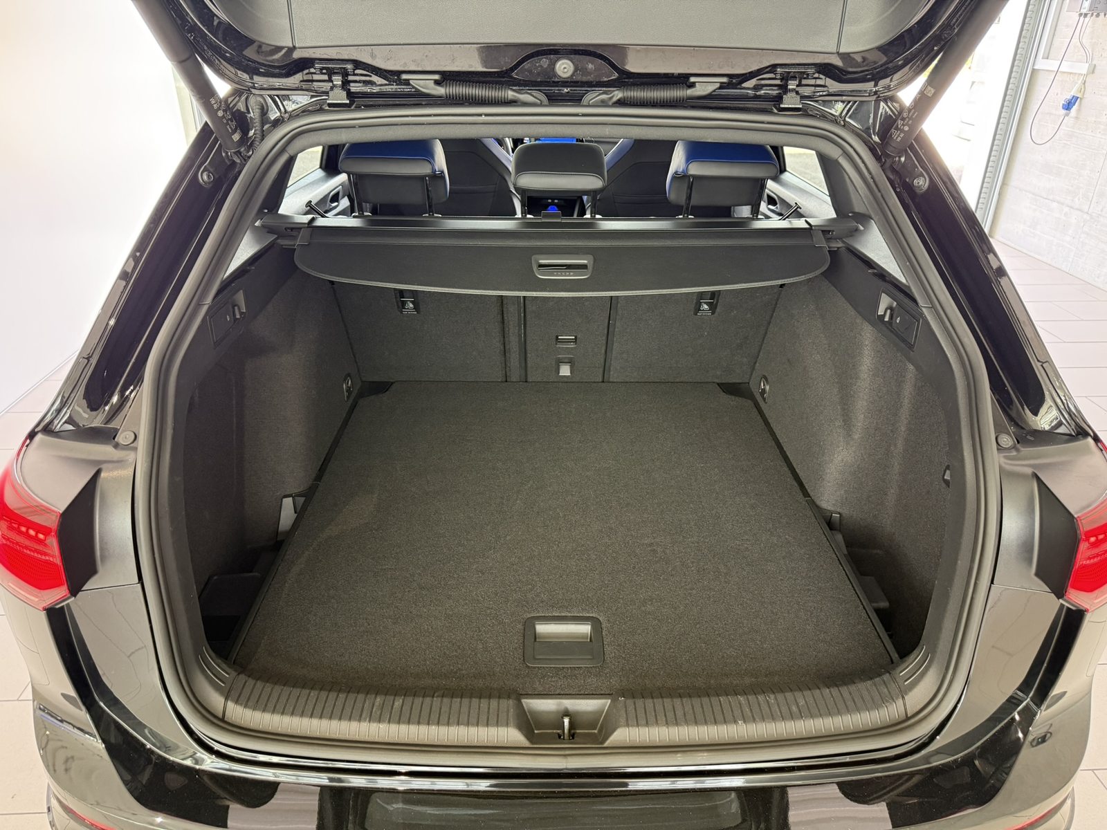 VW Golf R Variant, Benzin, Occasion / Gebraucht, Automatik - 7