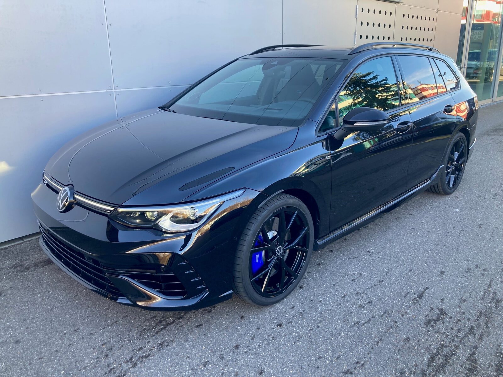 VW Golf R Variant