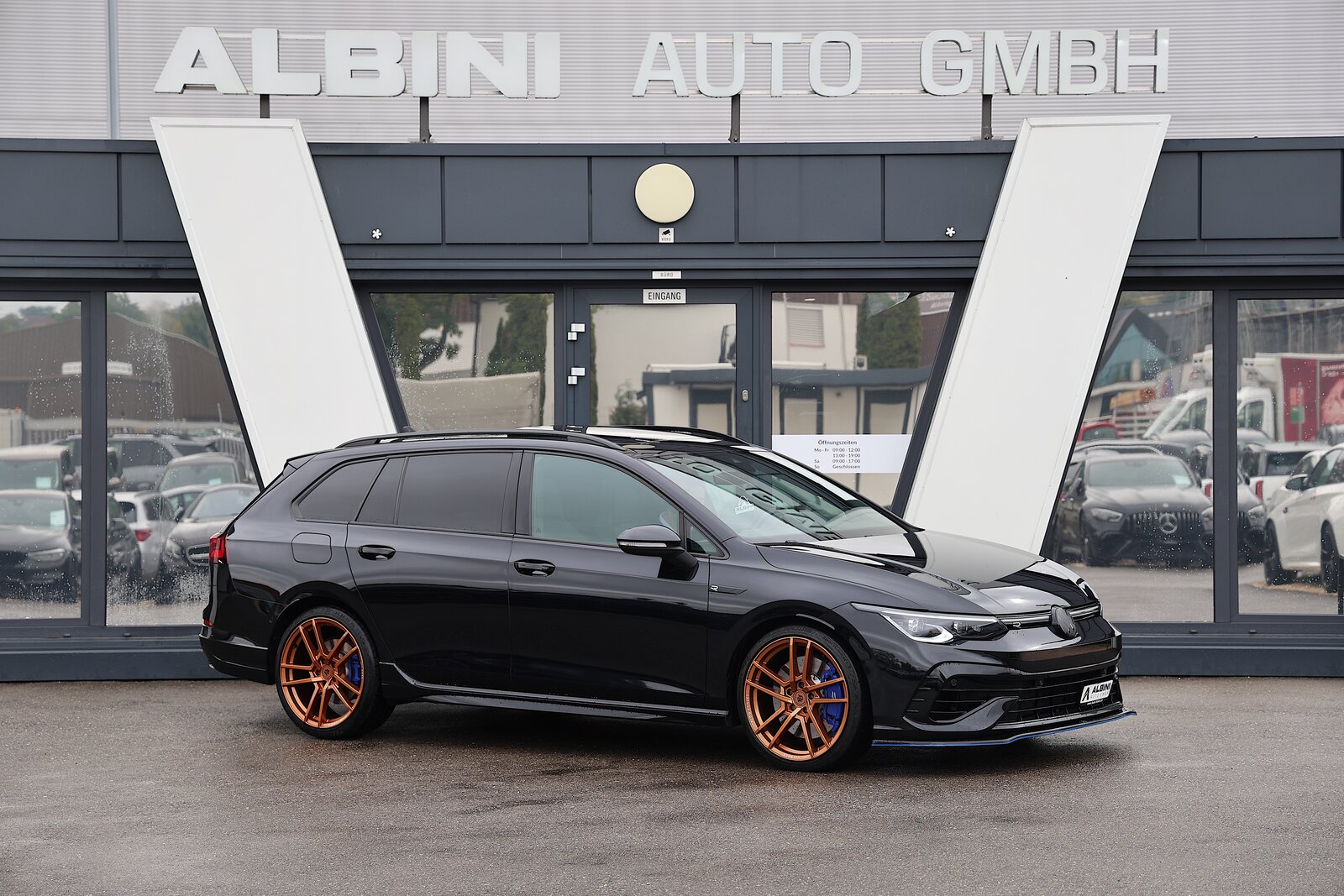 VW Golf VIII Variant 2.0 TSI R DSG 4motion, Benzin, Occasion / Gebraucht, Automatik - 2
