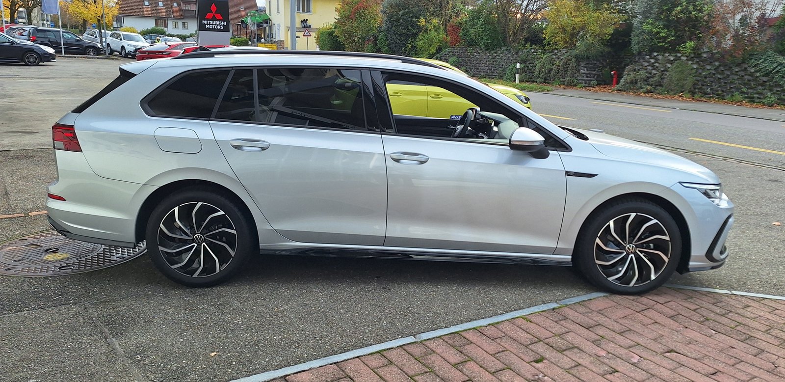 VW Golf TSI R-Line Helvetia, Benzina, Auto dimostrativa, Automatico - 4