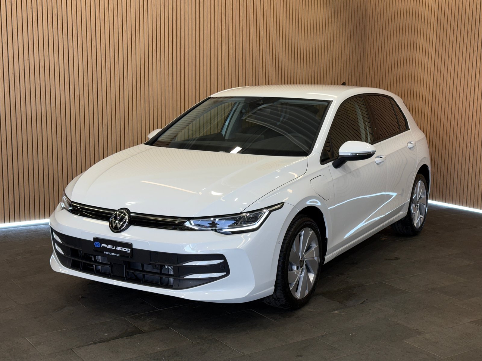 VW Golf 1.5 TSI PHEV Life *Pure White*