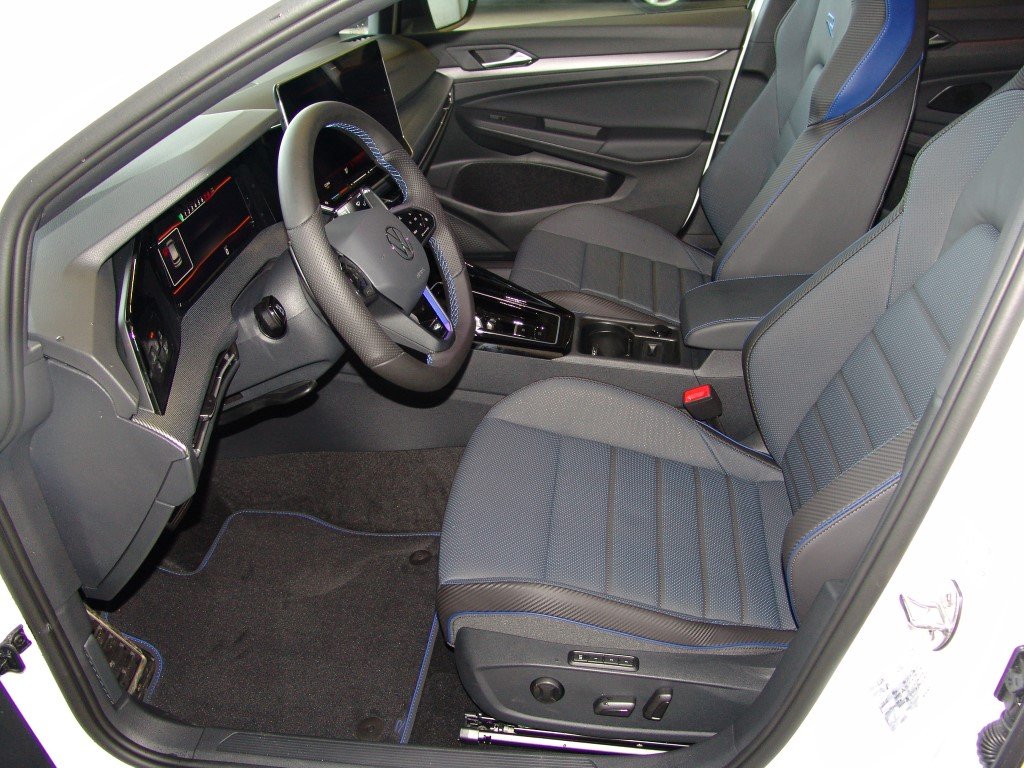 VW Golf VIII 2.0 TSI R DSG 4motion, Benzin, Neuwagen, Automat - 3