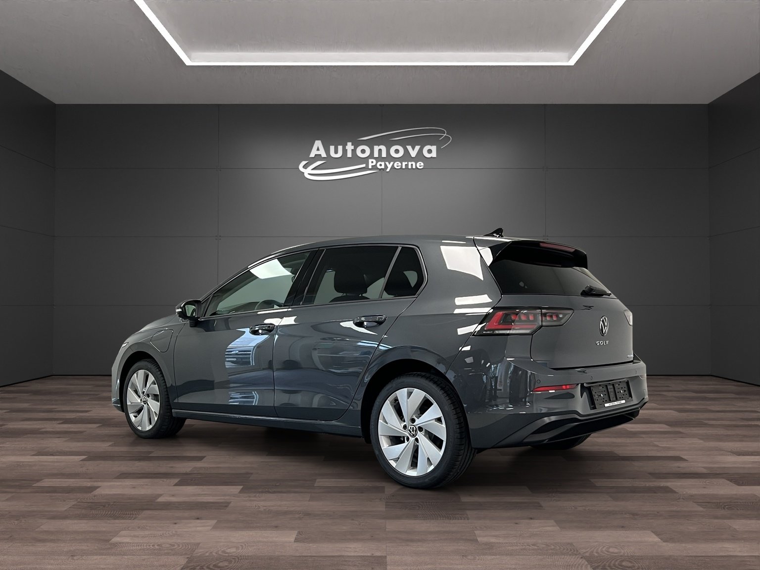 VW Golf 1.5 TSI PHEV Life, Plug-in-Hybrid Petrol/Electric, New car, Automatic - 4
