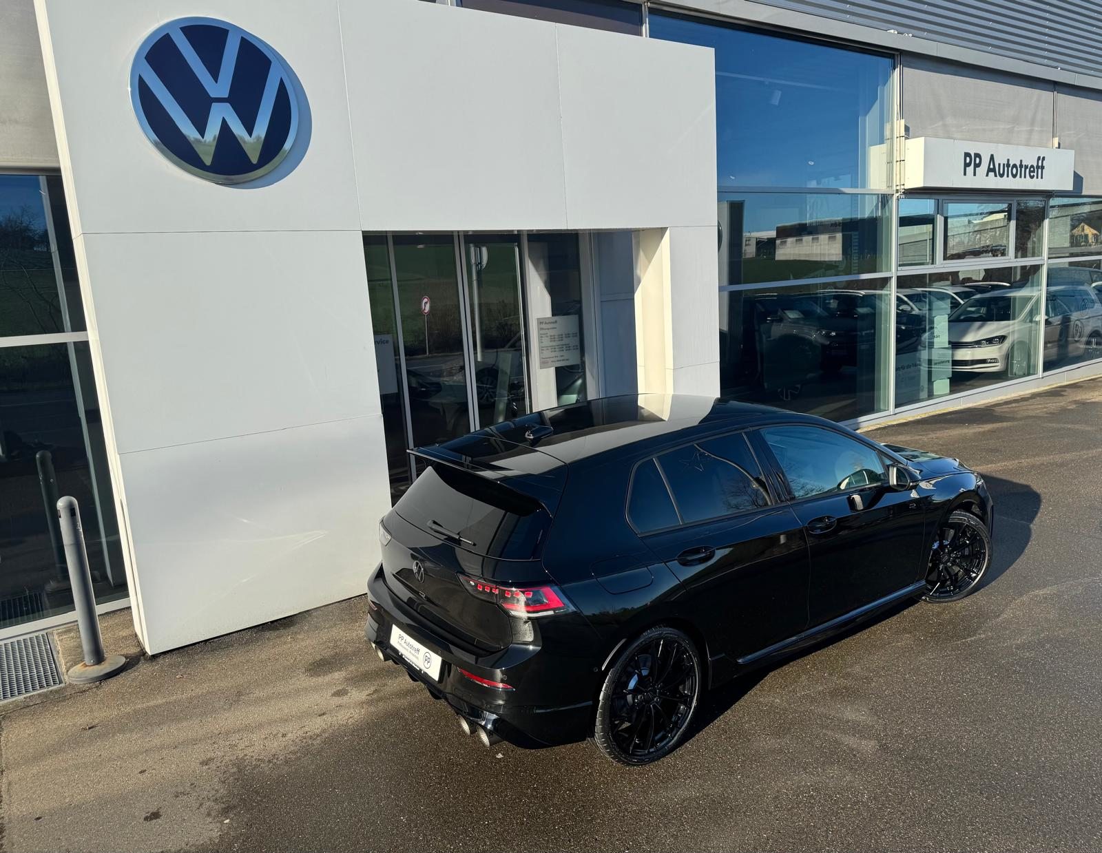 VW Golf R Black Edition, Petrol, New car, Automatic - 4
