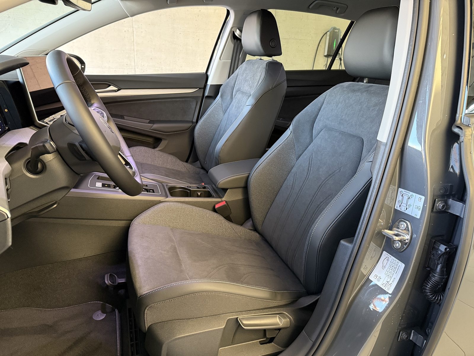 VW Golf UNITED, Essence, Voiture nouvelle, Automatique - 2