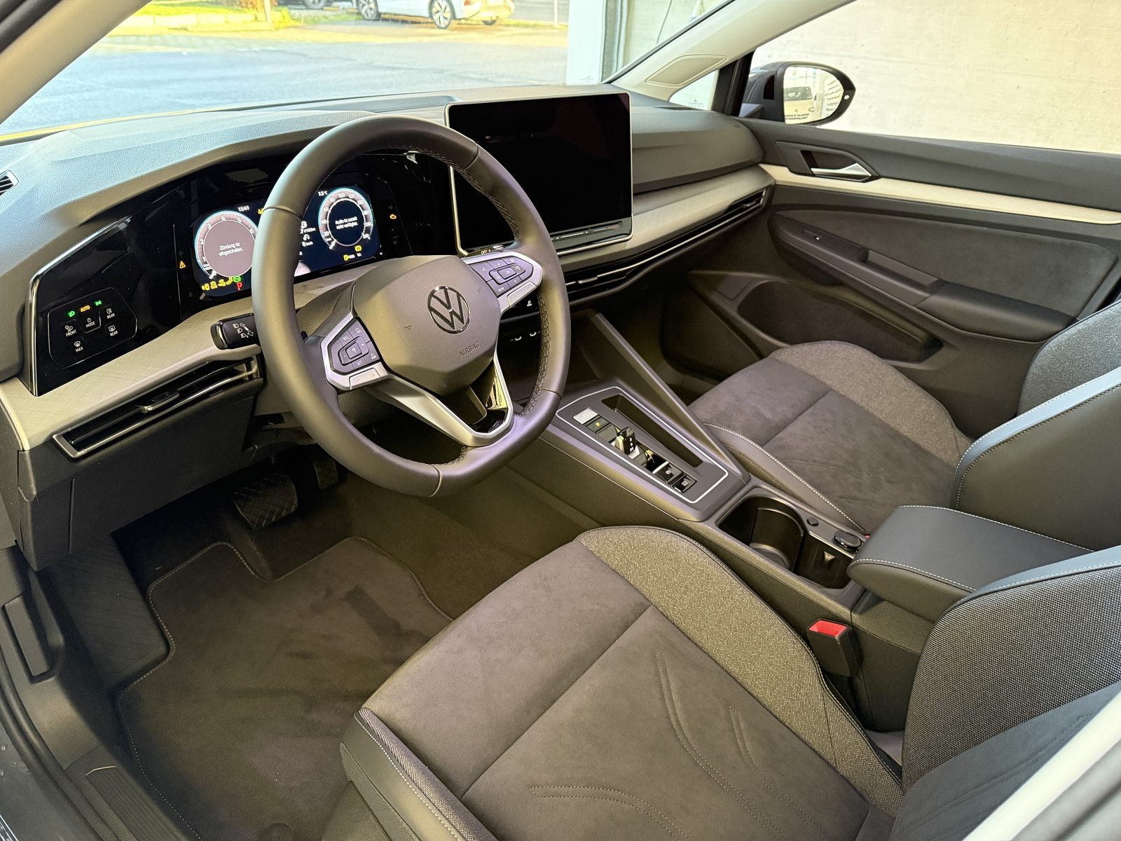 VW Golf UNITED, Essence, Voiture nouvelle, Automatique - 4