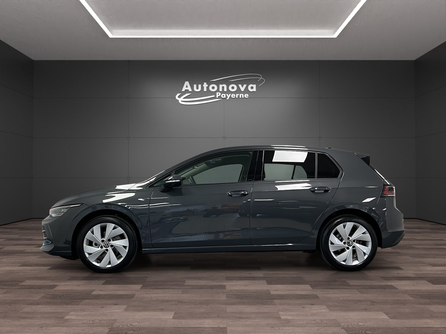 VW Golf UNITED, Petrol, New car, Automatic - 3