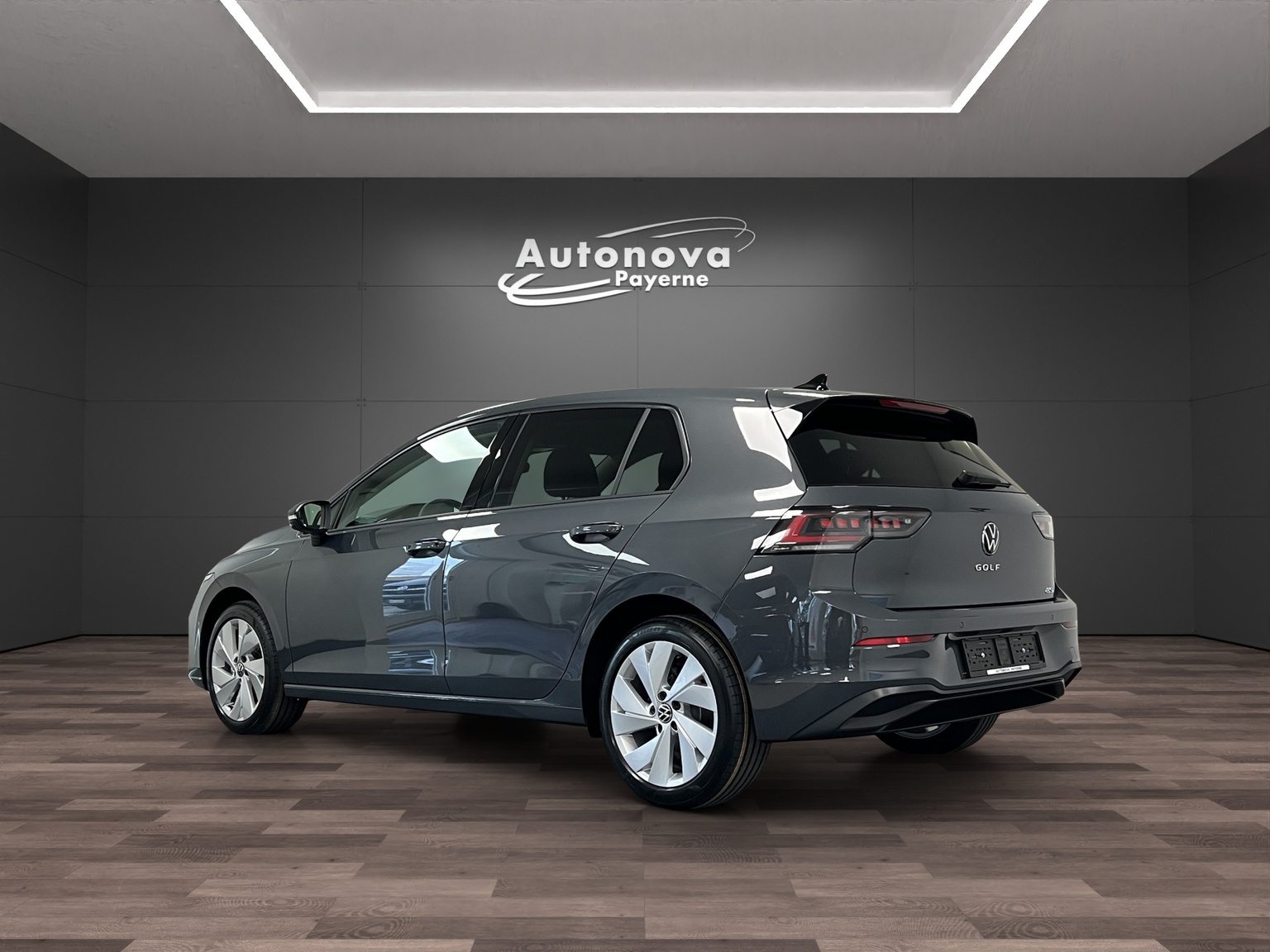 VW Golf UNITED, Petrol, New car, Automatic - 4