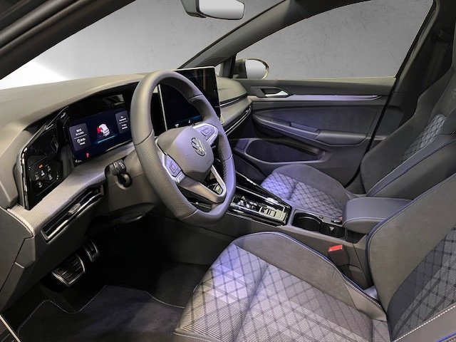 VW Golf 1.5 e TSI mHEV R-Line DSG, Mild-Hybrid Petrol/Electric, New car, Automatic - 4