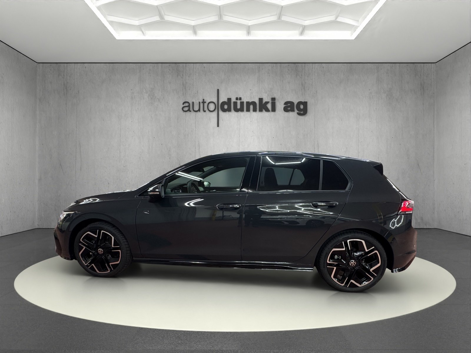 VW Golf 2.0 TSI R-Line DSG 4 Motion, Benzina, Auto nuove, Automatico - 2