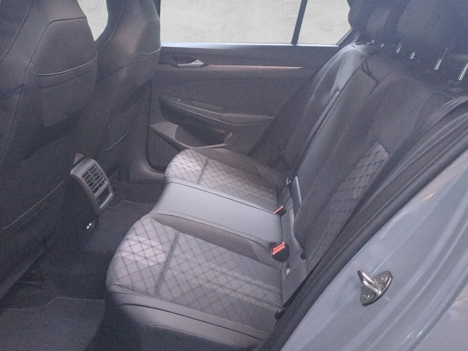 VW Golf 2.0 TSI R-Line DSG 4 Motion, Essence, Voiture nouvelle, Automatique - 7