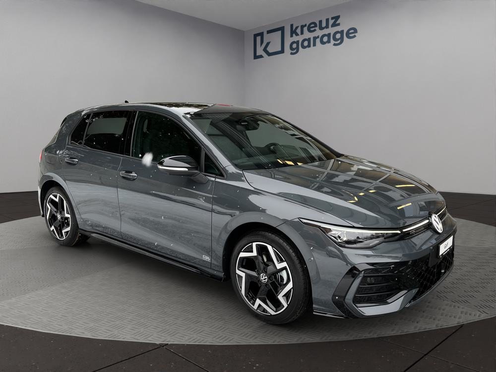 VW Golf R-Line