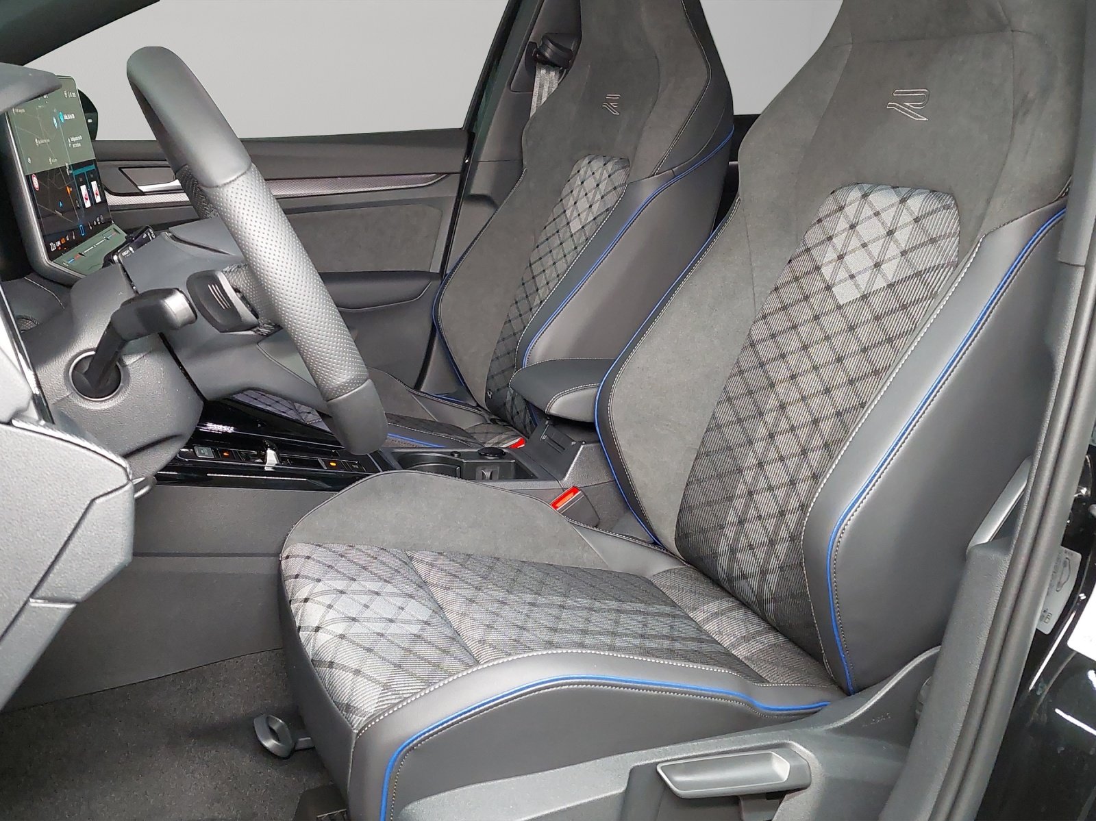 VW Golf 1.5 e TSI mHEV R-Line DSG, Mild-Hybrid Benzin/Elektro, Neuwagen, Automatik - 6