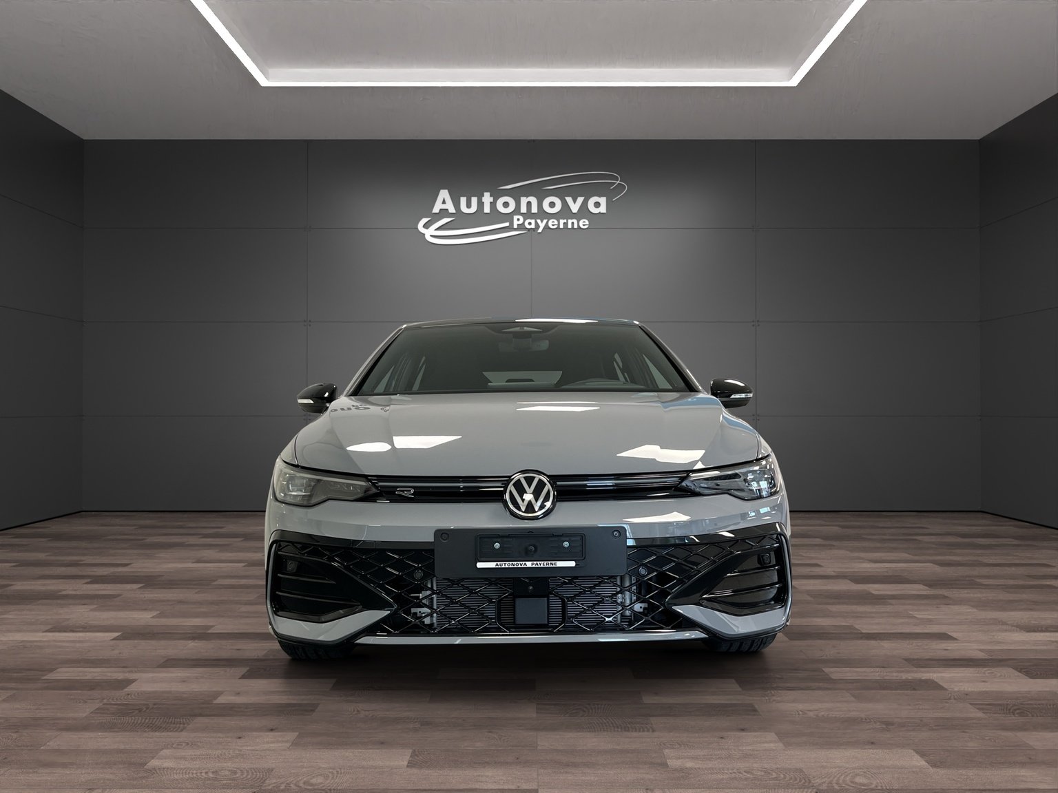 VW Golf 1.5 e TSI mHEV R-Line DSG, Mild-Hybrid Petrol/Electric, New car, Automatic - 2