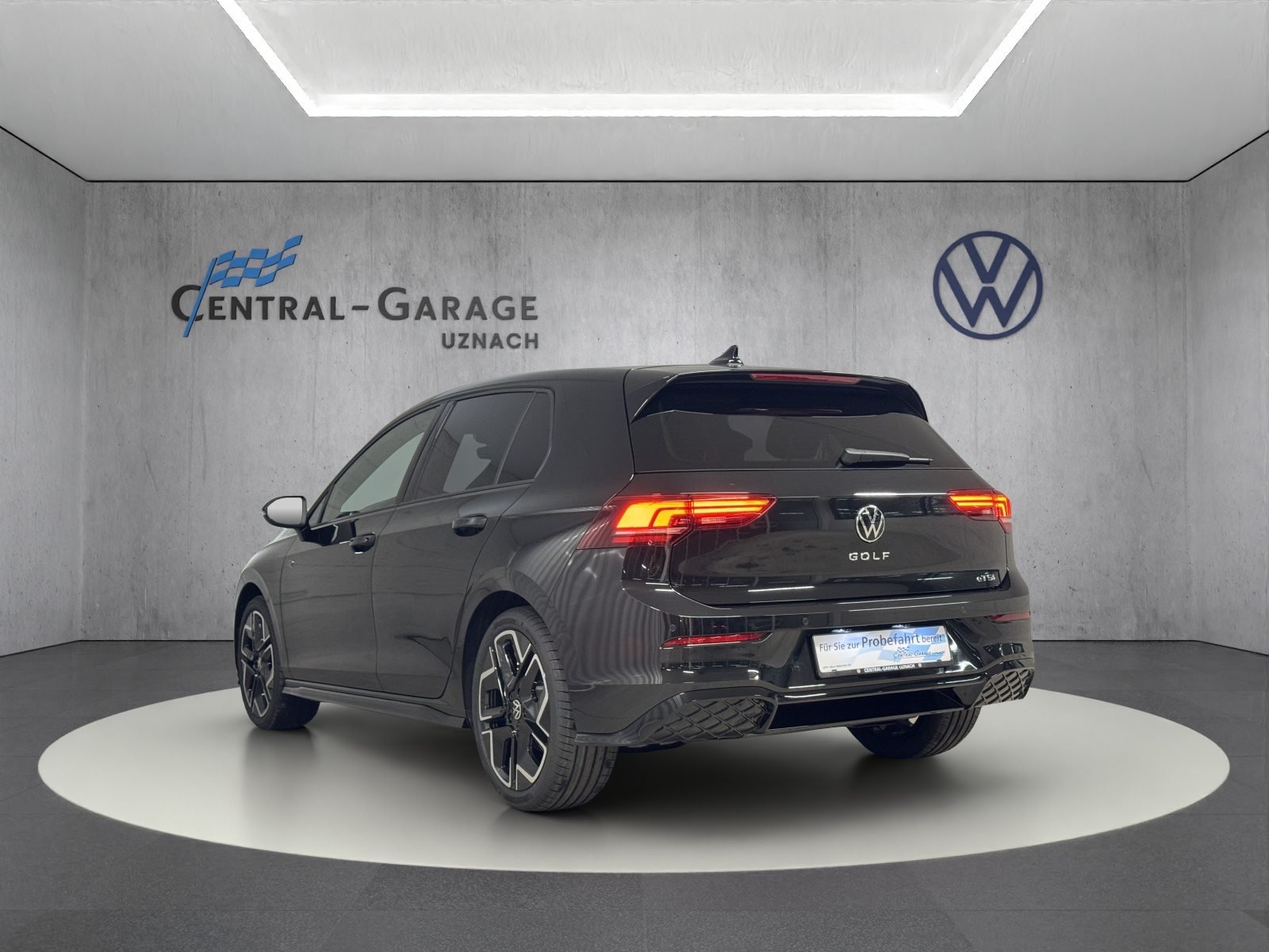 VW Golf R-Line, Petrol, New car, Automatic - 4