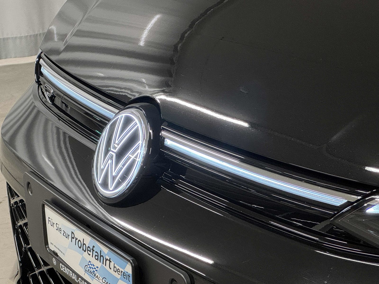 VW Golf R-Line, Petrol, New car, Automatic - 7