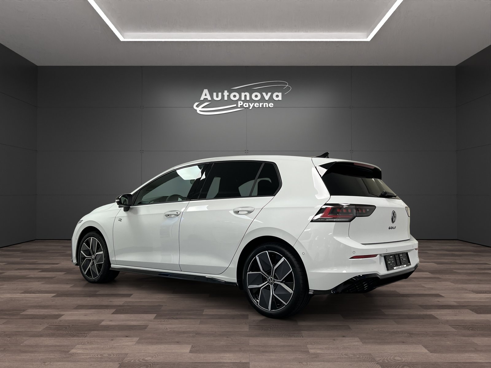 VW Golf 1.5 e TSI mHEV R-Line DSG, Hybride Leggero Benzina/Elettrica, Auto nuove, Automatico - 4
