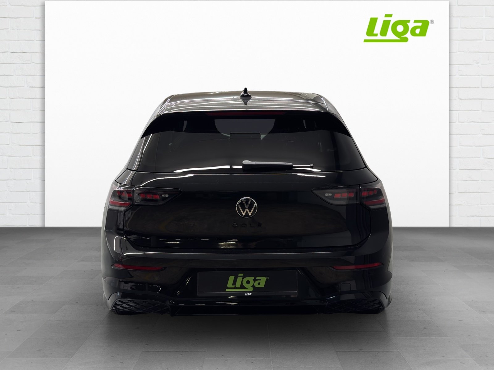 VW Golf VIII 1.5 eTSI R-Line DSG, Mild-Hybrid Petrol/Electric, New car, Automatic - 5