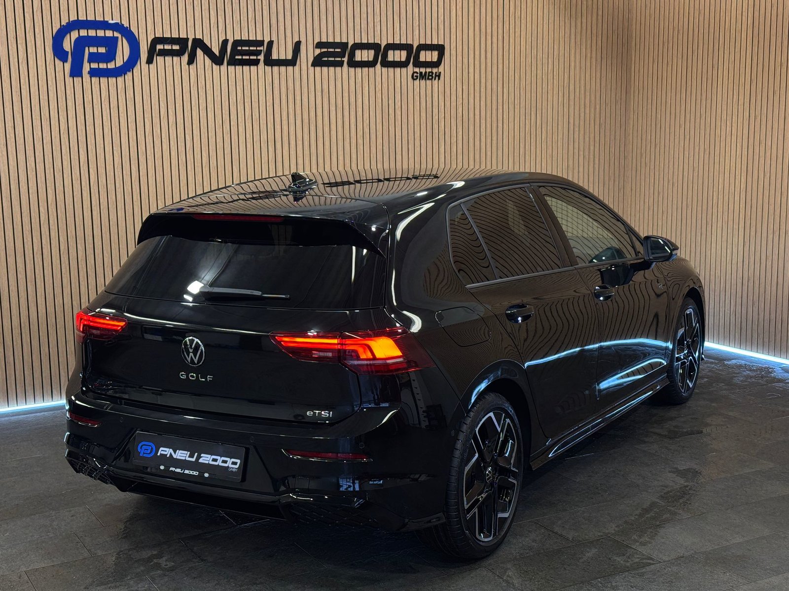 VW Golf 1.5 e TSI mHEV R-Line DSG, Mild-Hybrid Benzin/Elektro, Neuwagen, Automatik - 4