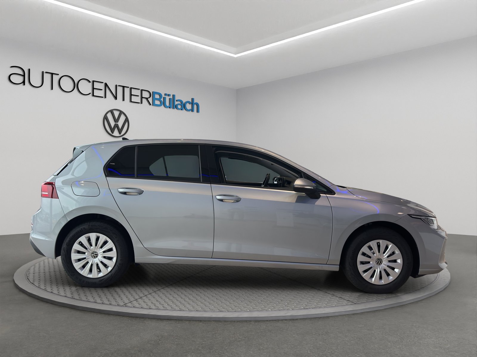 VW Golf 1.5 e TSI mHEV Basis DSG, Mild-Hybrid Petrol/Electric, New car, Automatic - 4
