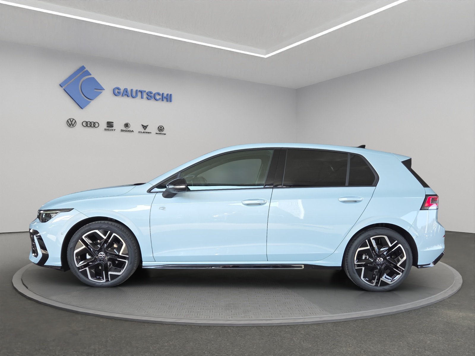 VW Golf 1.5 e TSI mHEV R-Line DSG, Mild-Hybrid Petrol/Electric, New car, Automatic - 2