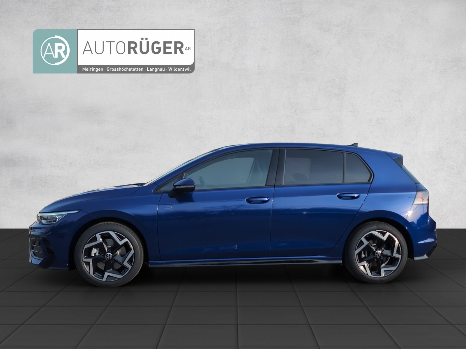 VW Golf 2.0 TSI R-Line DSG 4 Motion, Petrol, New car, Automatic - 3