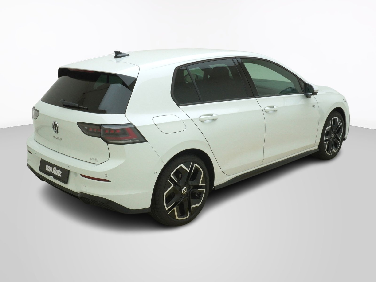 VW Golf VIII 1.5 eTSI R-Line DSG, Petrol, New car, Automatic - 5