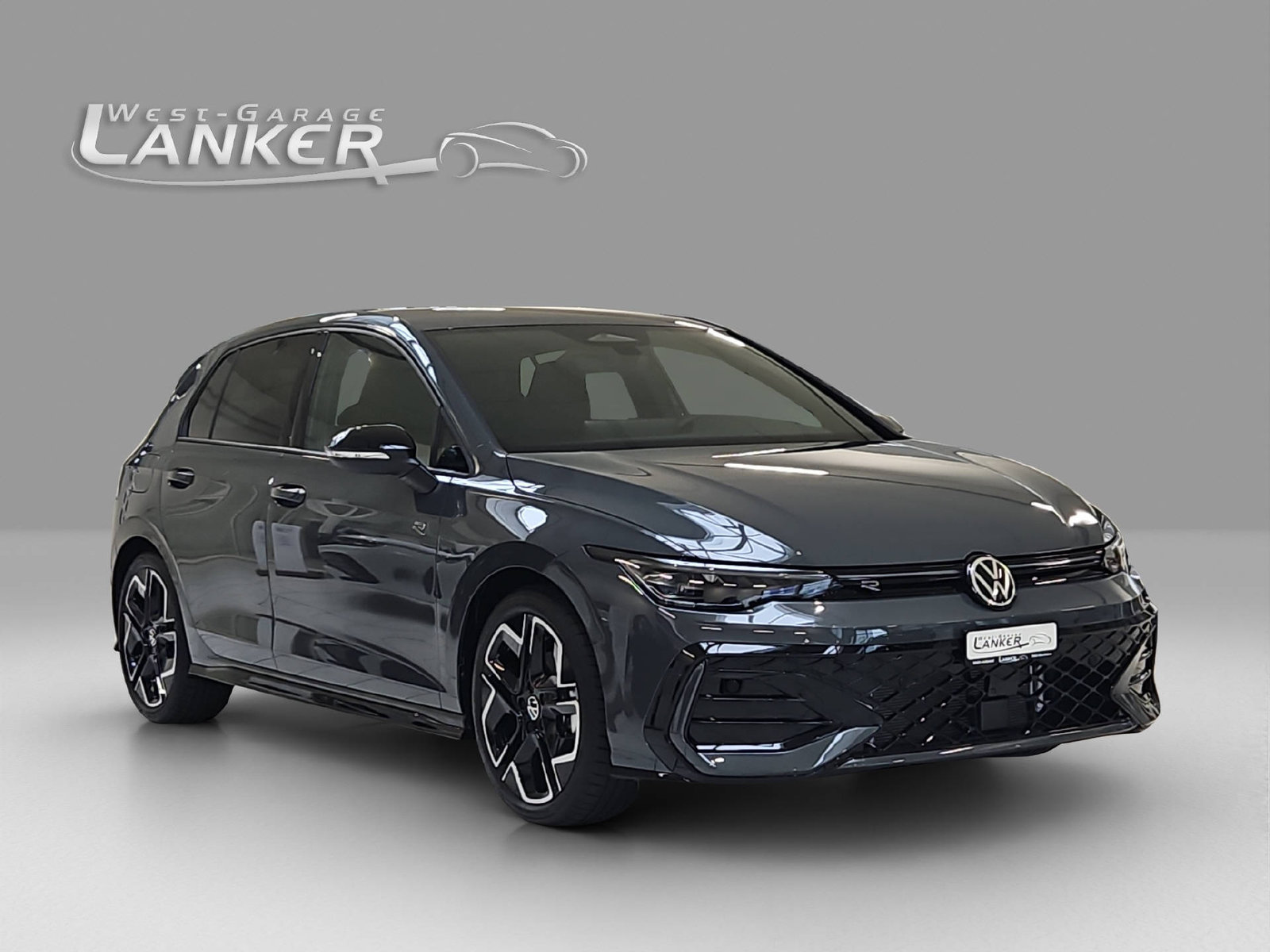 VW Golf VIII 1.5 eTSI R-Line DSG, Mild-Hybrid Petrol/Electric, New car, Automatic - 2