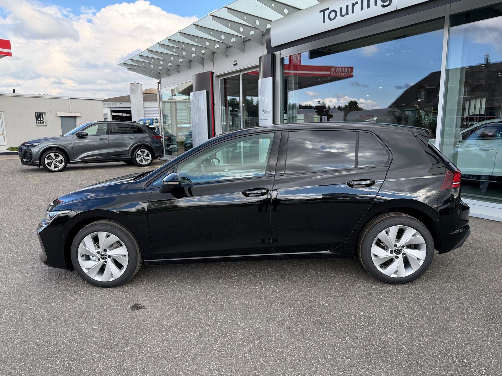 VW Golf 1.5 e TSI mHEV United DSG, Mild-Hybrid Petrol/Electric, New car, Automatic - 2