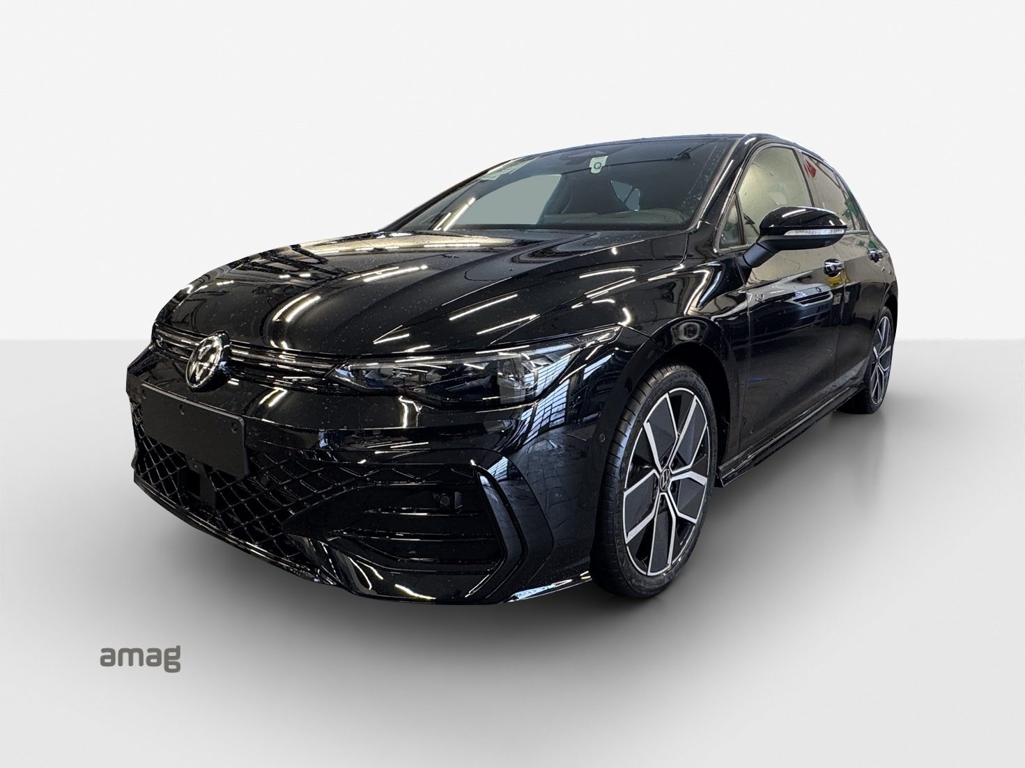 VW Golf R-Line