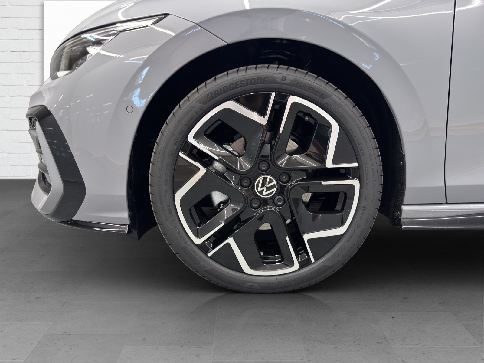 VW Golf VIII 1.5 eTSI R-Line DSG, Hybride Leggero Benzina/Elettrica, Auto nuove, Automatico - 6