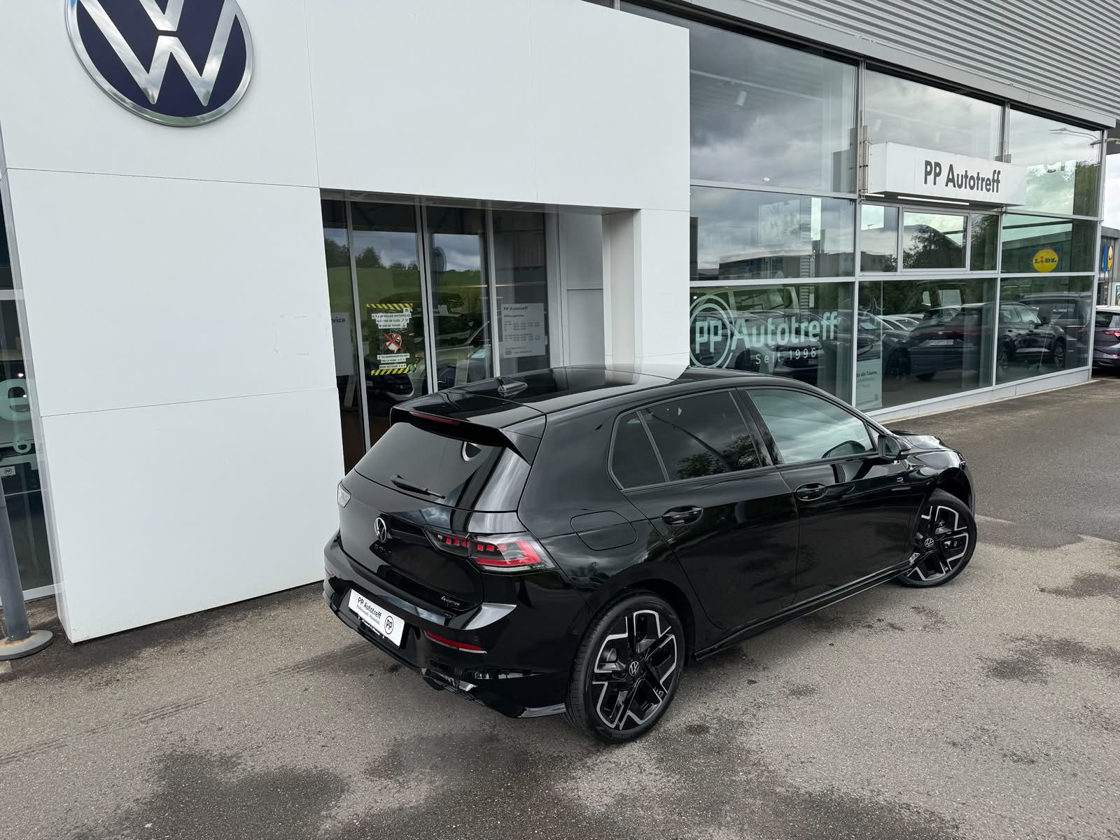 VW Golf R-Line, Essence, Voiture nouvelle, Automatique - 4