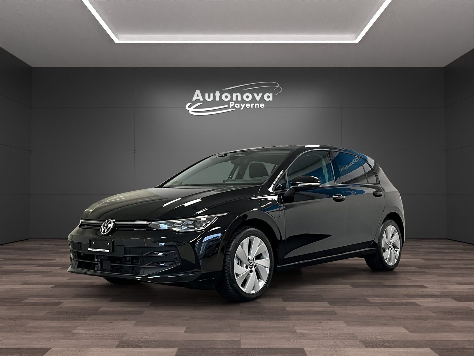 VW Golf Life PHEV