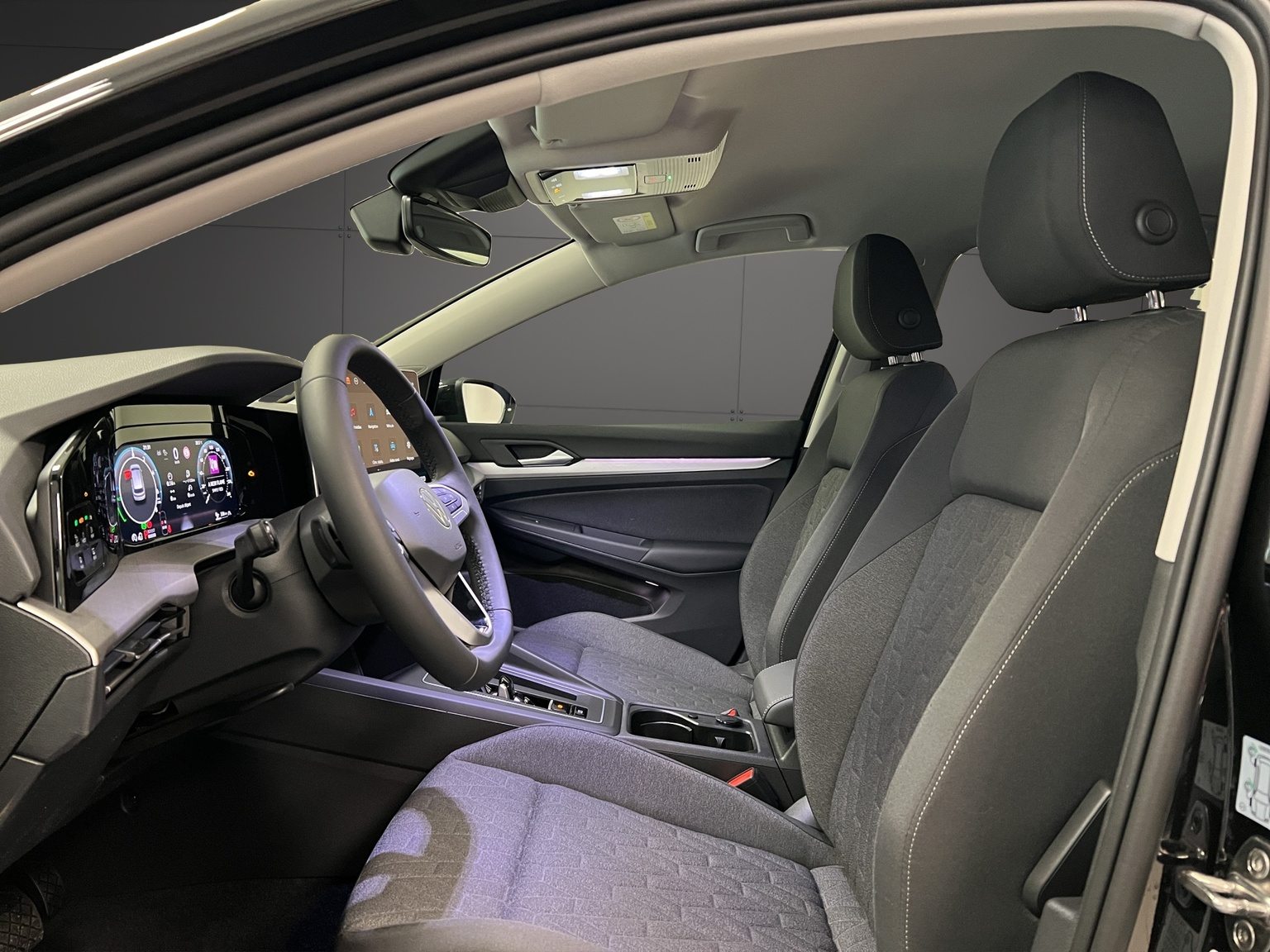 VW Golf Life PHEV, Full-Hybrid Petrol/Electric, New car, Automatic - 6