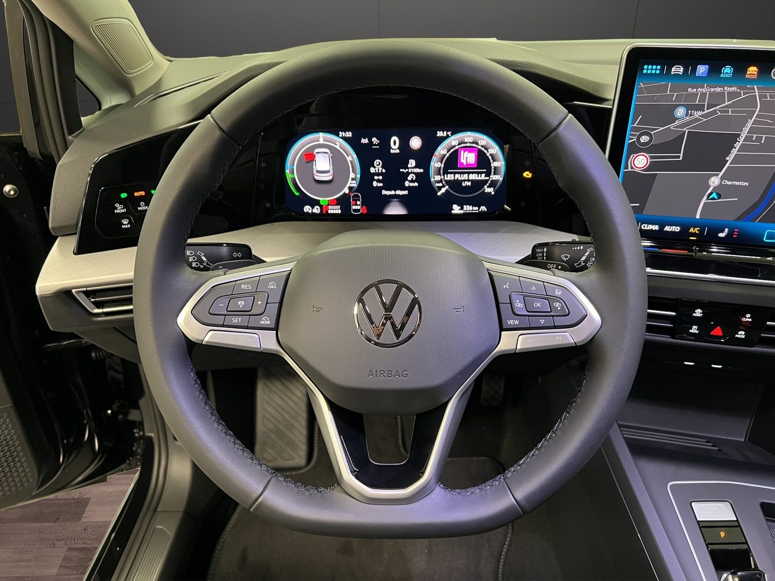 VW Golf Life PHEV, Full-Hybrid Petrol/Electric, New car, Automatic - 7