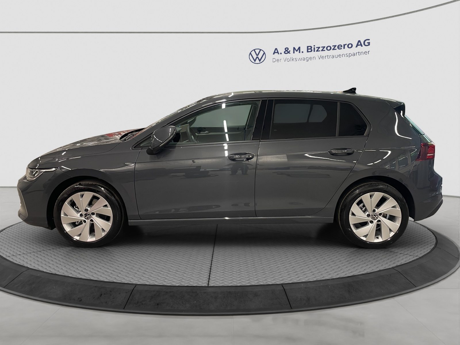 VW Golf UNITED, Benzin, Neuwagen, Automatik - 2