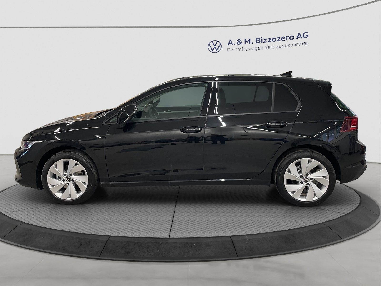 VW Golf UNITED, Benzin, Neuwagen, Automatik - 2