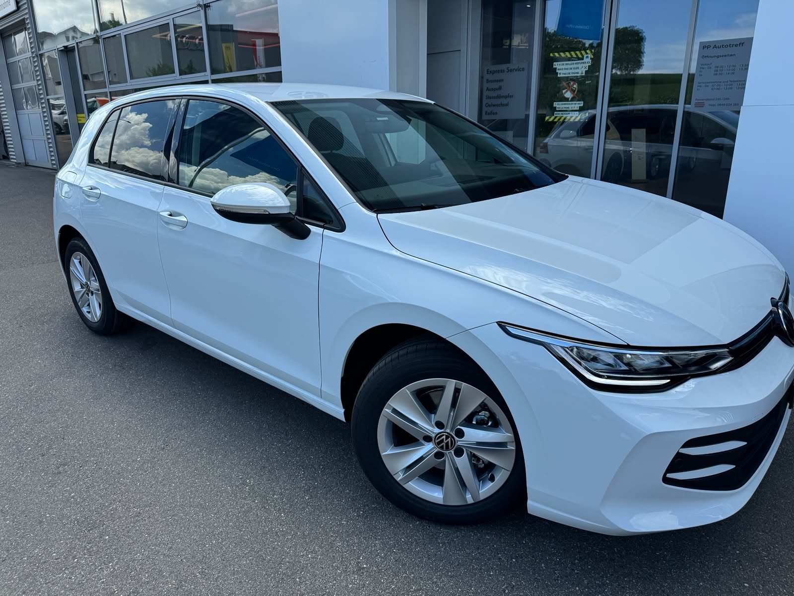 VW Golf Basis, Essence, Voiture nouvelle, Manuelle - 2