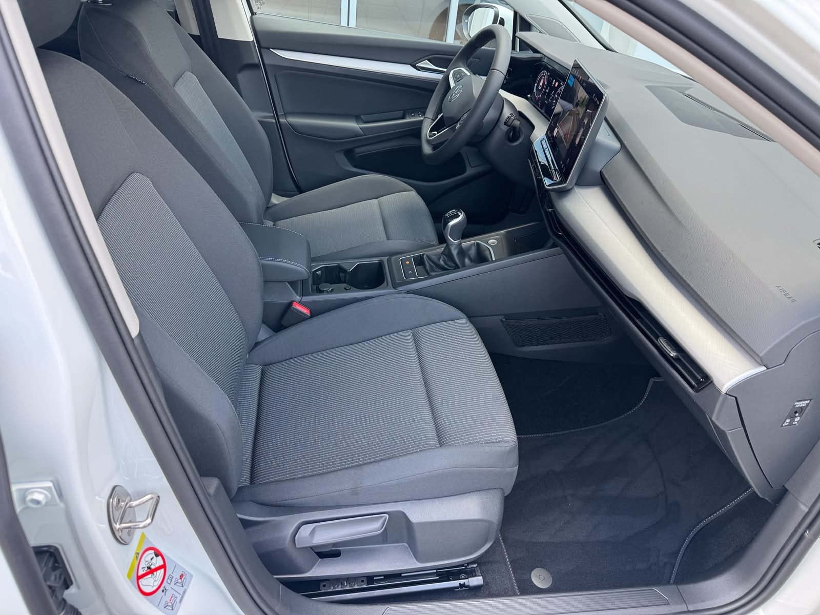 VW Golf Basis, Essence, Voiture nouvelle, Manuelle - 3