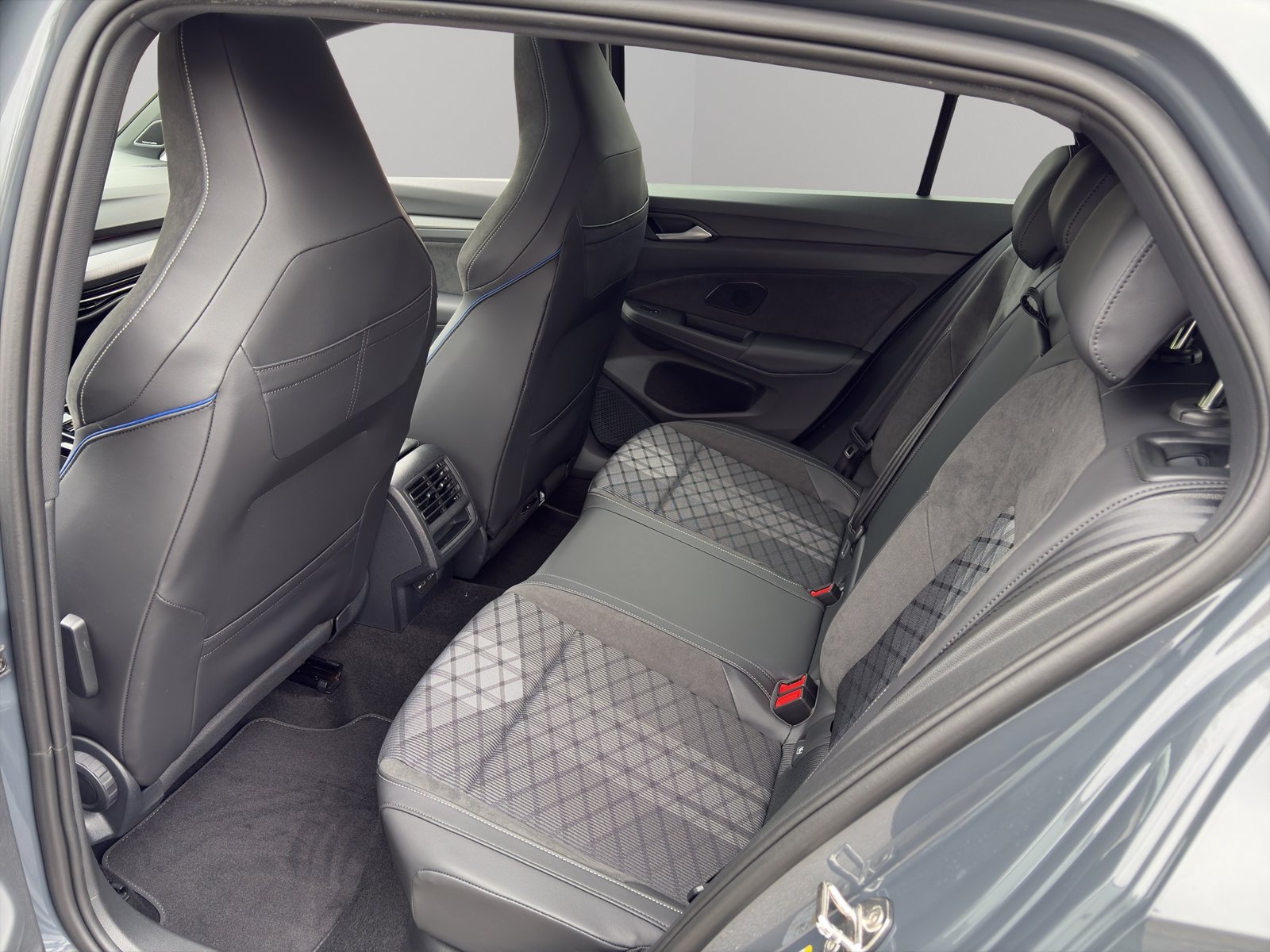 VW Golf 2.0 TSI R-Line DSG 4 Motion, Benzina, Auto nuove, Automatico - 6