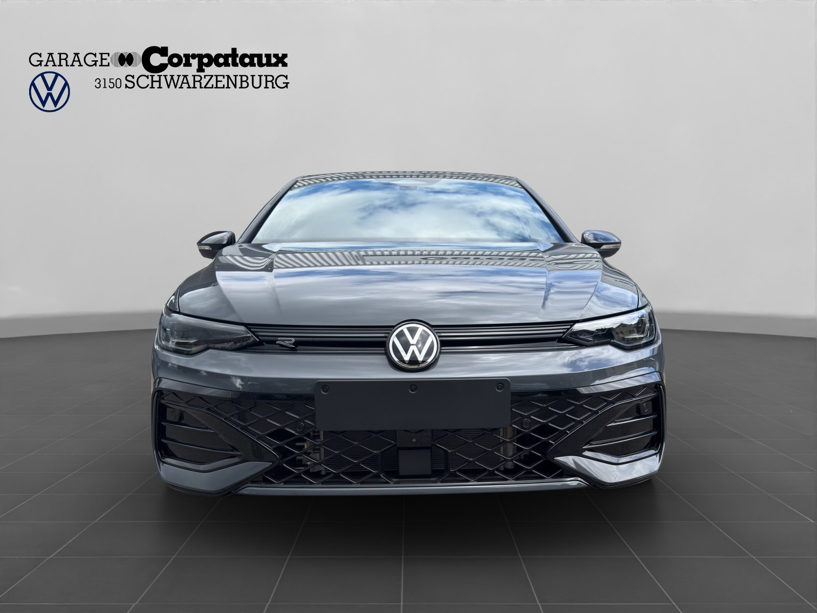 VW Golf R-Line