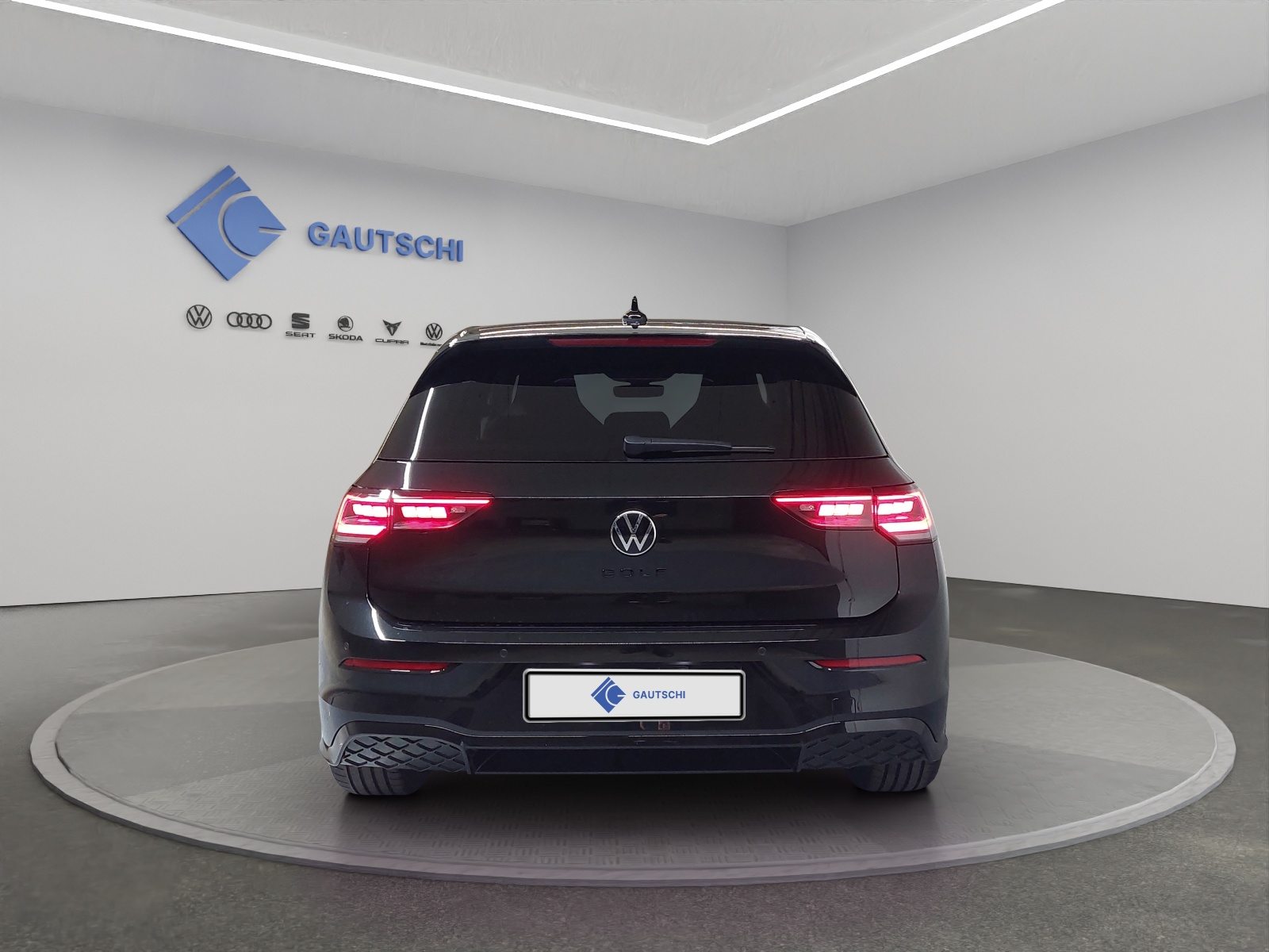 VW Golf R-Line, Petrol, New car, Automatic - 4