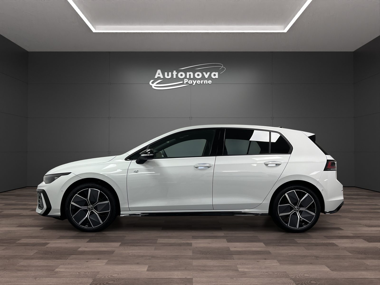VW Golf R-Line, Benzin, Neuwagen, Automatik - 3