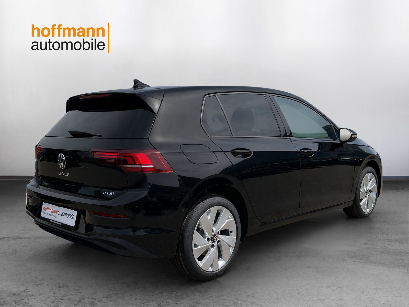 VW Golf UNITED, Petrol, New car, Automatic - 4