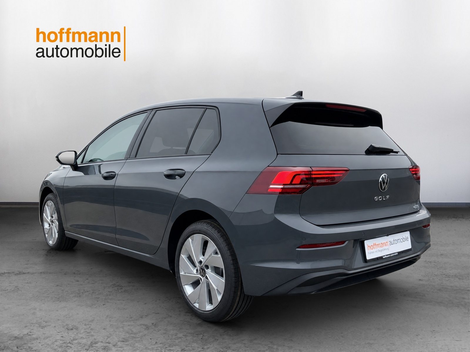 VW Golf UNITED, Petrol, New car, Automatic - 6