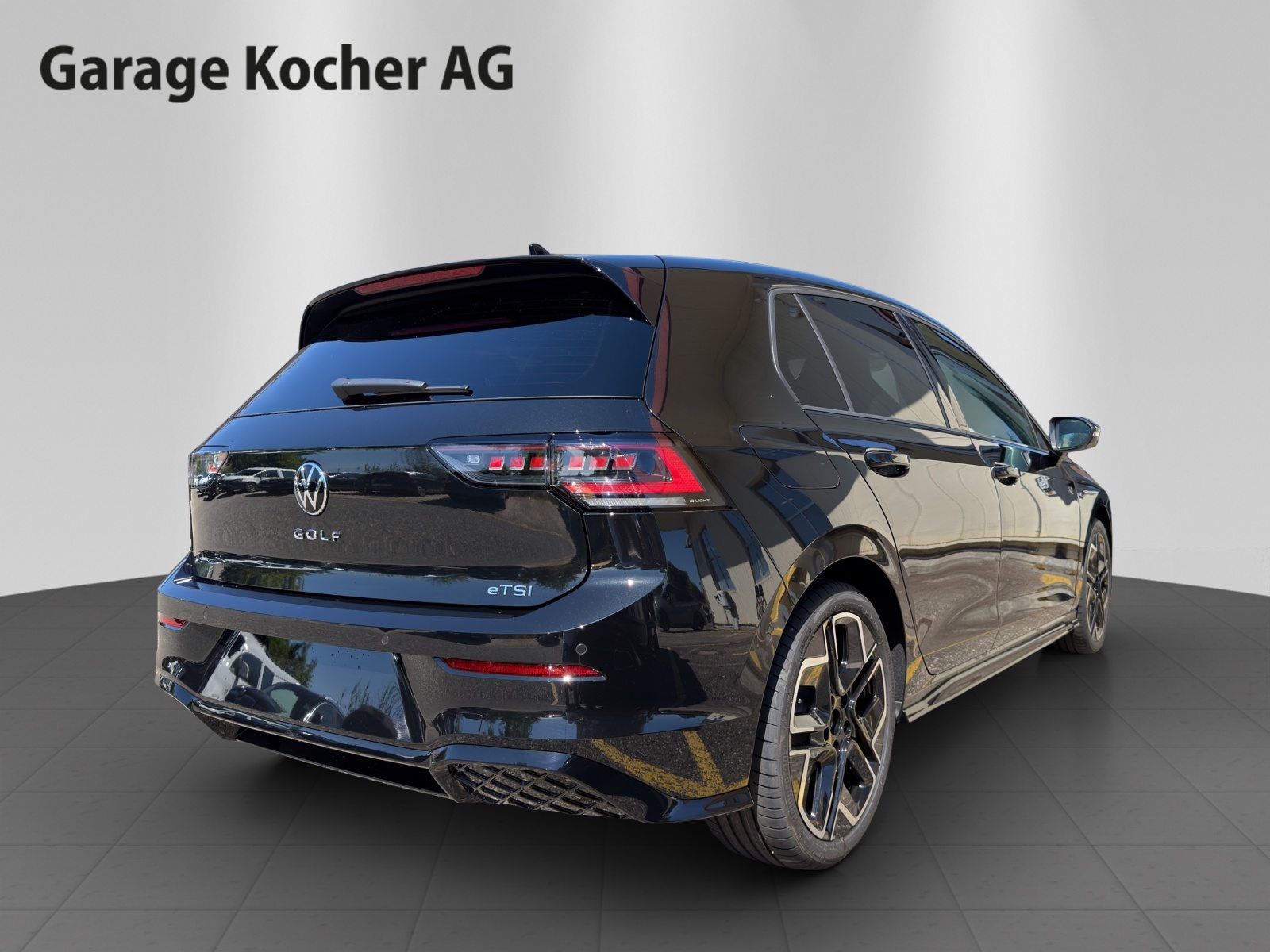 VW Golf R-Line, Petrol, New car, Automatic - 6
