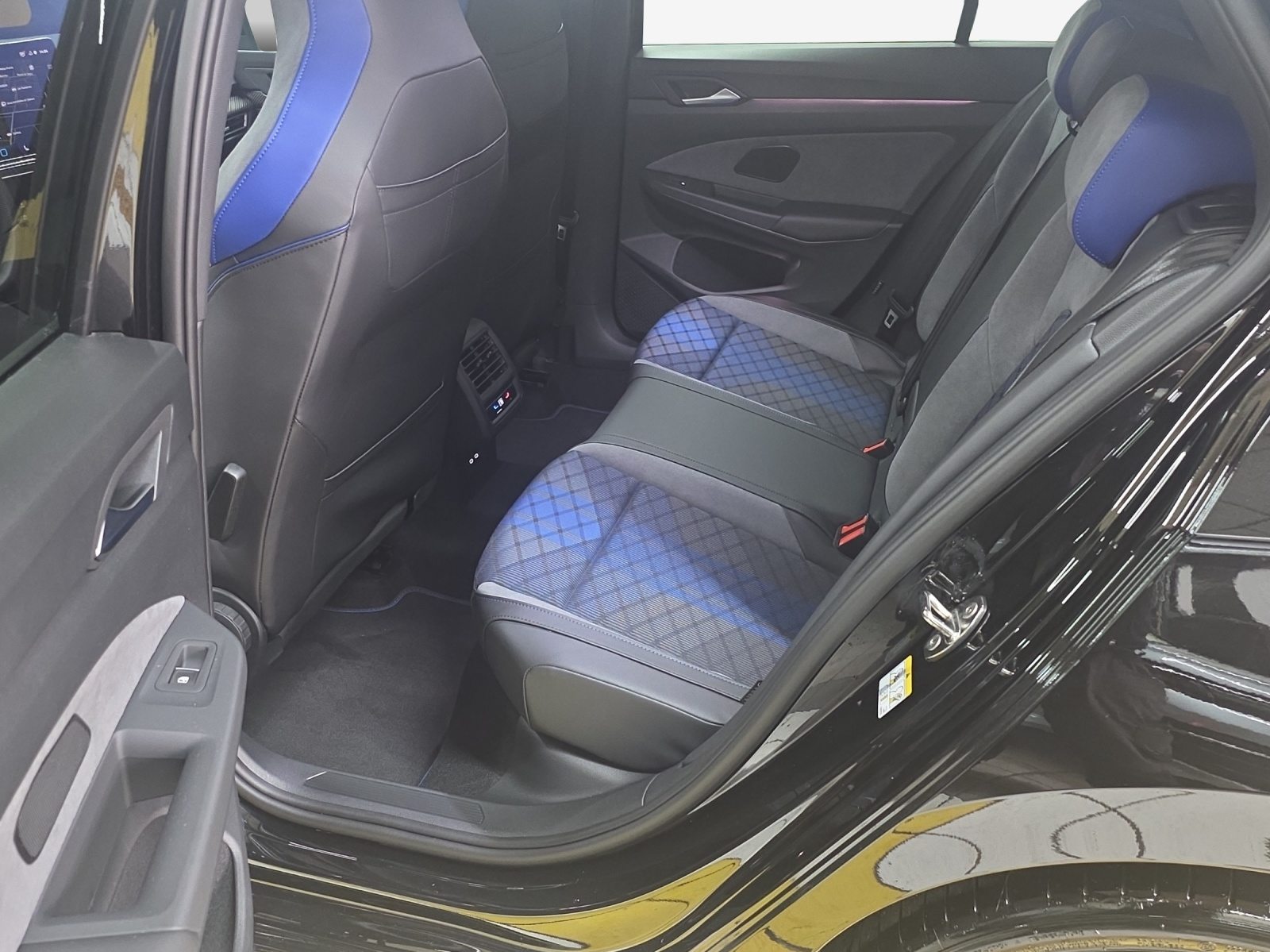 VW Golf R, Petrol, New car, Automatic - 5